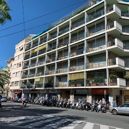 Delightful Holiday In Near Beach Сasa de vacaciones